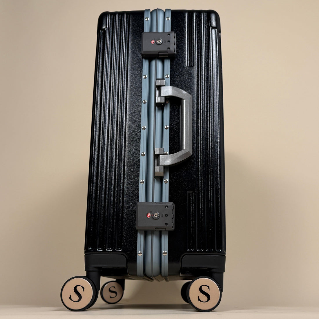 Sécurité des bagages : Cadenas TSA intégrés vs. Fermetures éclair : Quel est le meilleur choix ? - Maison Solen